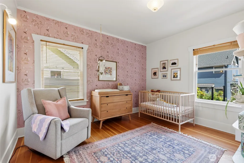 360 Howe Street Seattle WA 98109
