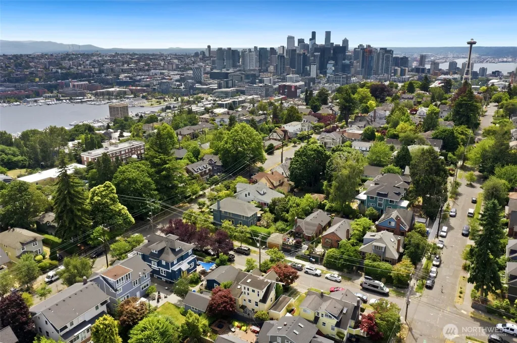 360 Howe Street Seattle WA 98109