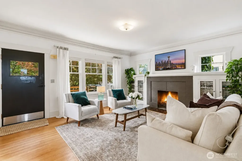 360 Howe Street Seattle WA 98109