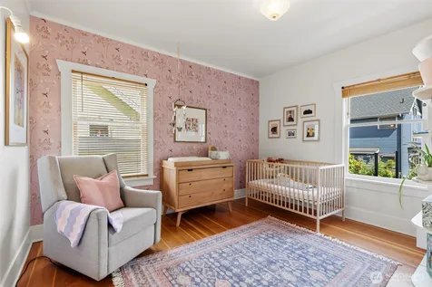 360 Howe Street Seattle WA 98109