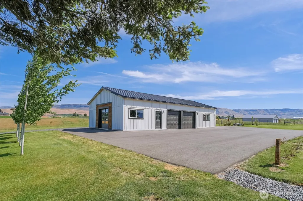 2735 4th Street East Wenatchee WA 98802