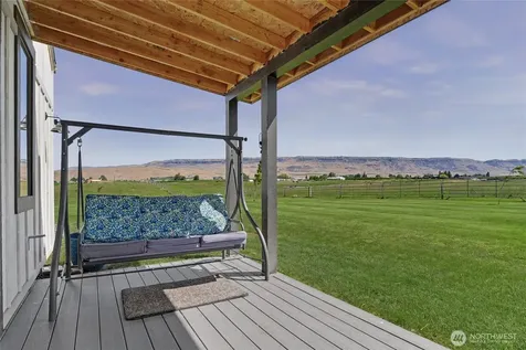 2735 4th Street East Wenatchee WA 98802