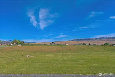 2735 4th Street East Wenatchee WA 98802