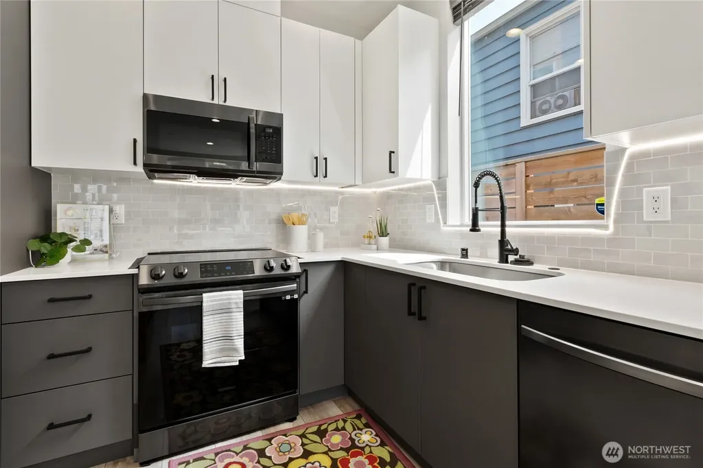 10306 Midvale Avenue N Seattle WA 98133