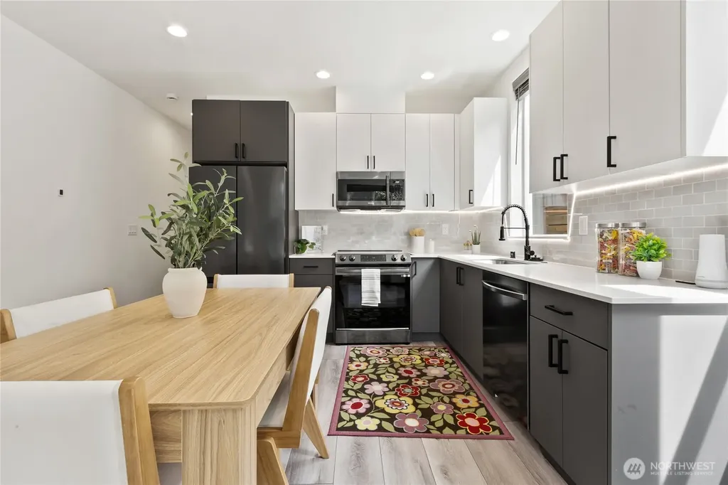 10306 Midvale Avenue N Seattle WA 98133