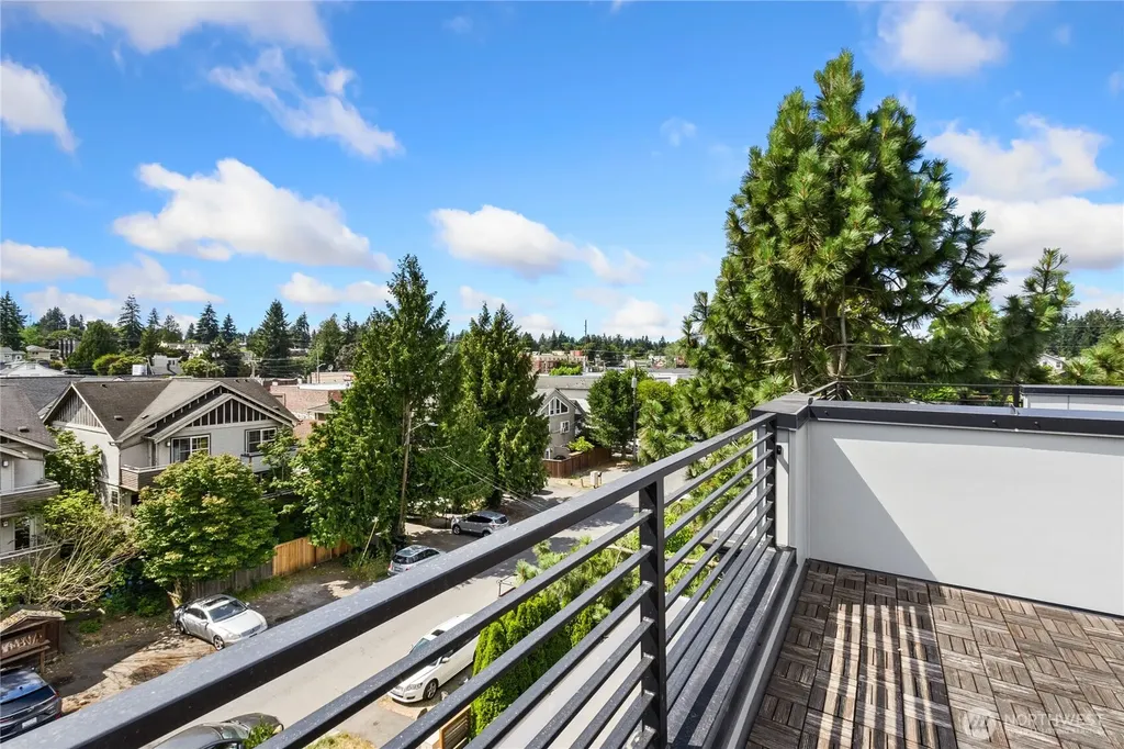 10306 Midvale Avenue N Seattle WA 98133