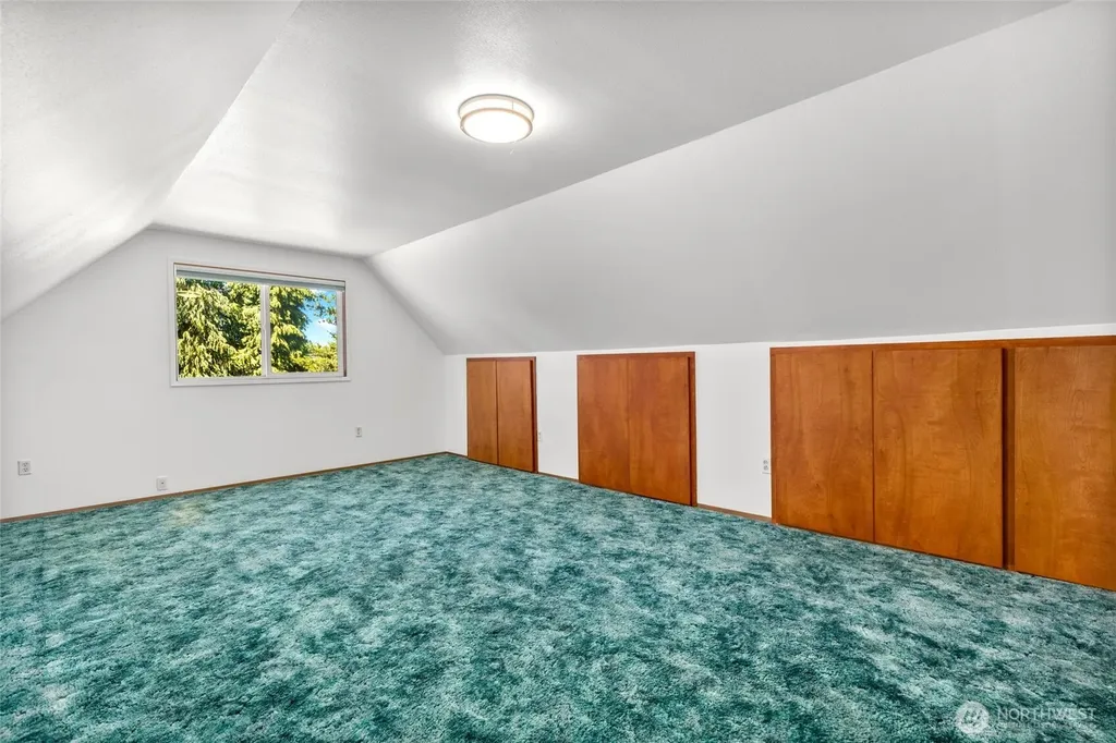 122 Bellflower Road Bothell WA 98012