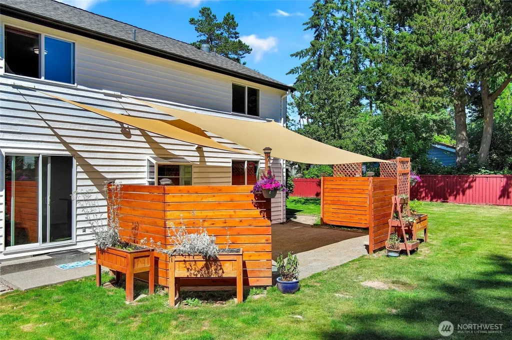 122 Bellflower Road Bothell WA 98012