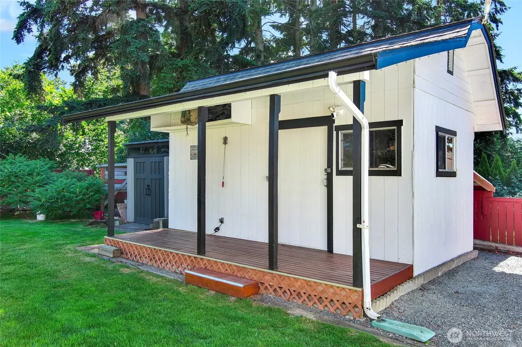 122 Bellflower Road Bothell WA 98012