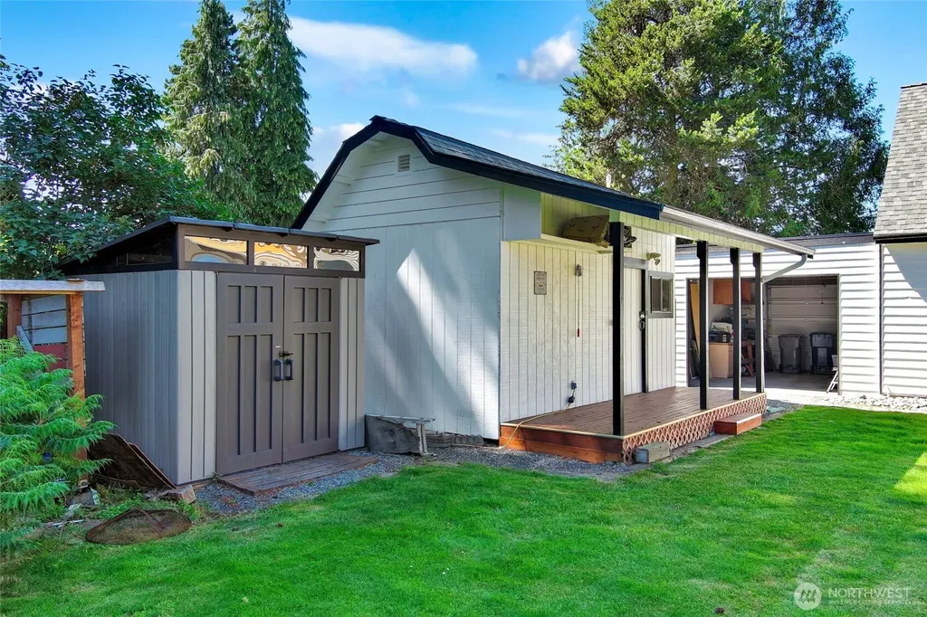 122 Bellflower Road Bothell WA 98012