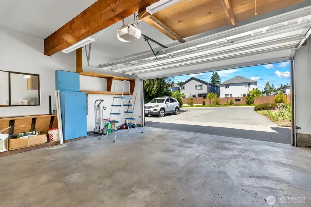 122 Bellflower Road Bothell WA 98012