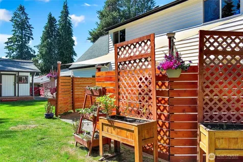 122 Bellflower Road Bothell WA 98012
