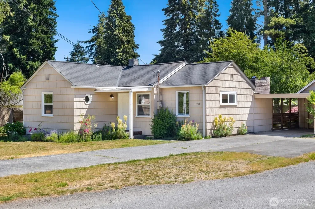 17904 8th Avenue NE Shoreline WA 98155
