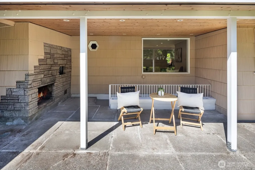 17904 8th Avenue NE Shoreline WA 98155