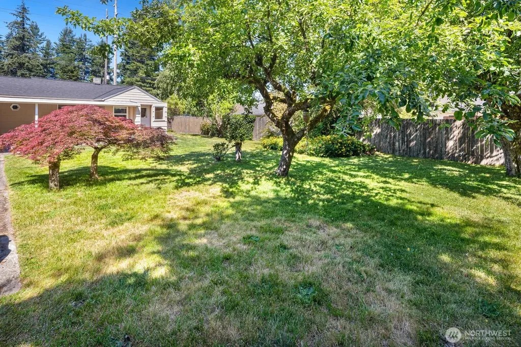 17904 8th Avenue NE Shoreline WA 98155