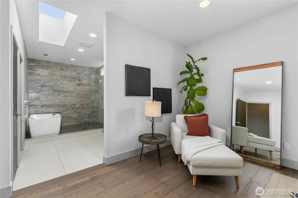 1313 4th Avenue W Seattle WA 98119