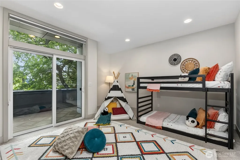 1313 4th Avenue W Seattle WA 98119