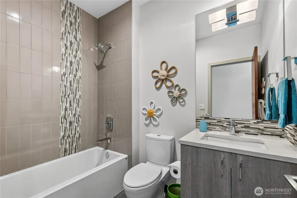 1313 4th Avenue W Seattle WA 98119