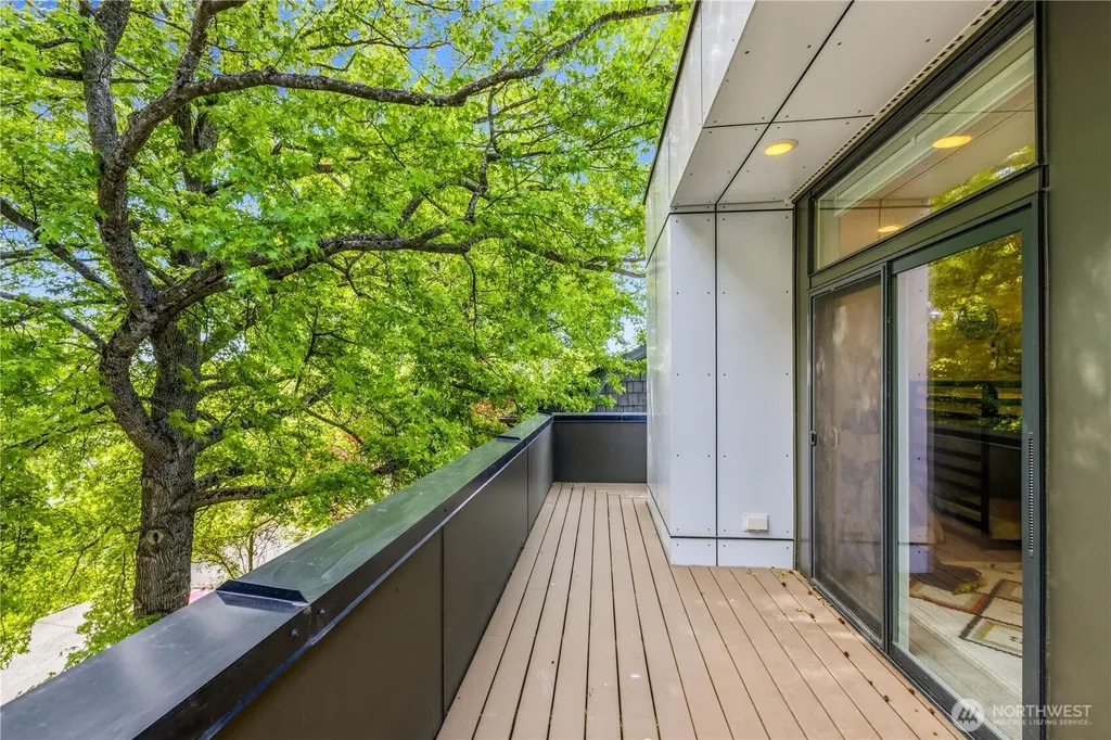 1313 4th Avenue W Seattle WA 98119