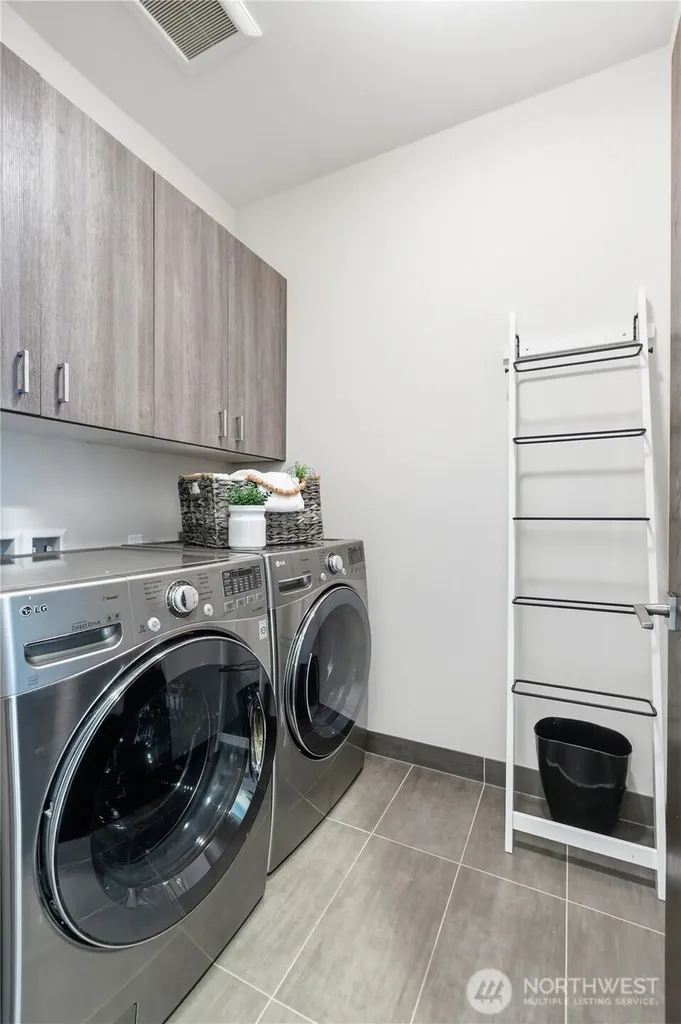 1313 4th Avenue W Seattle WA 98119