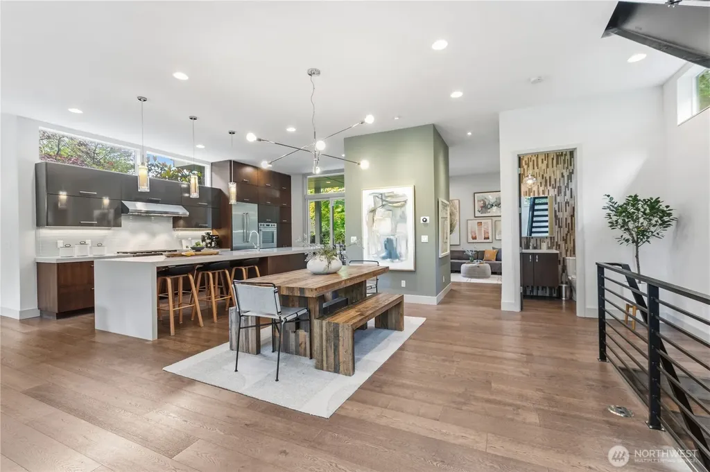 1313 4th Avenue W Seattle WA 98119