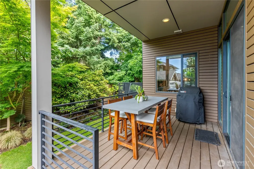 1313 4th Avenue W Seattle WA 98119