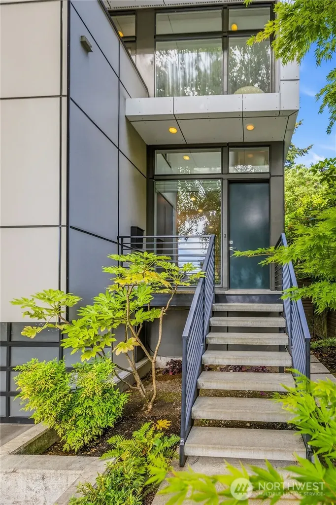 1313 4th Avenue W Seattle WA 98119