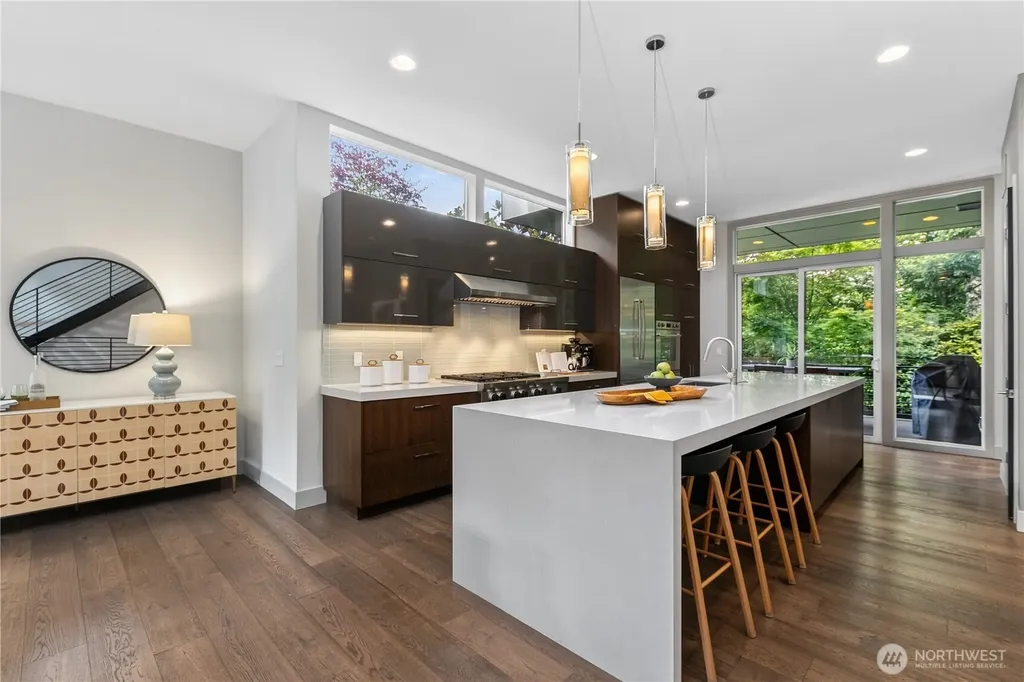 1313 4th Avenue W Seattle WA 98119