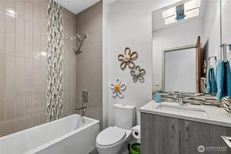1313 4th Avenue W Seattle WA 98119