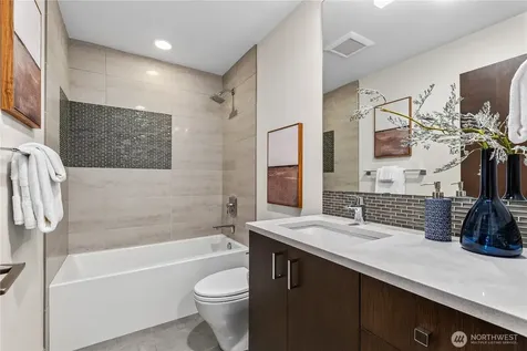 1313 4th Avenue W Seattle WA 98119