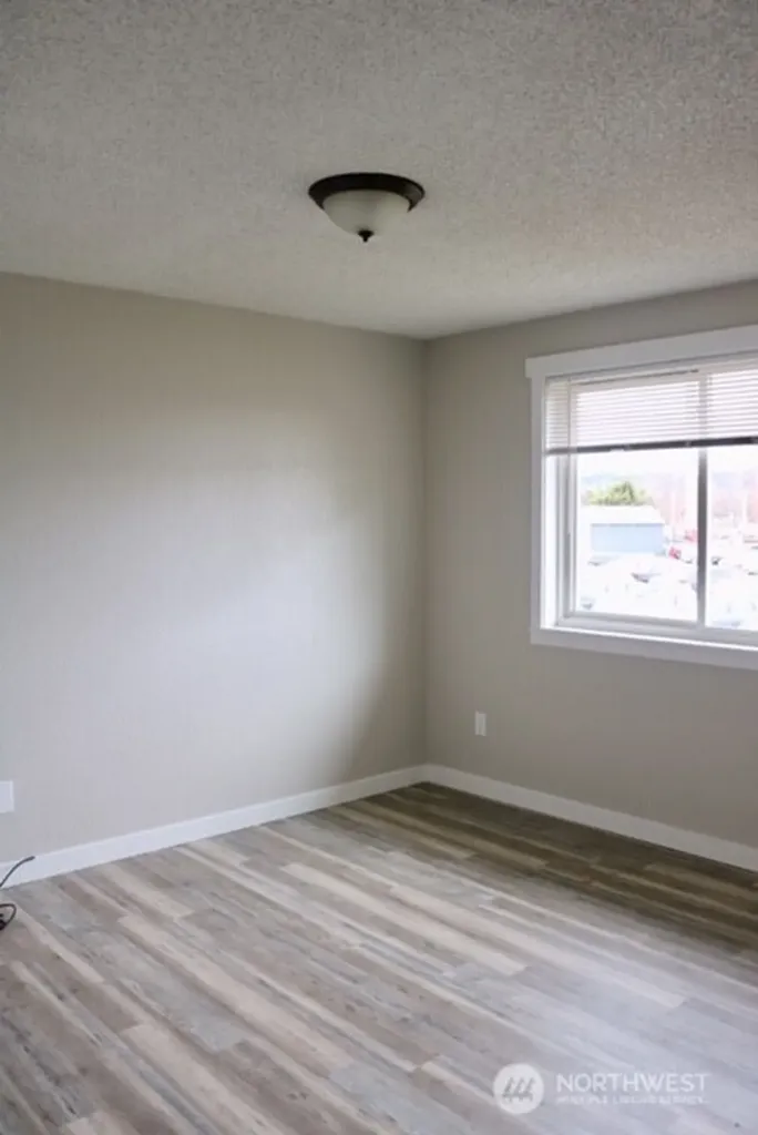 921 11th Avenue NW Puyallup WA 98371
