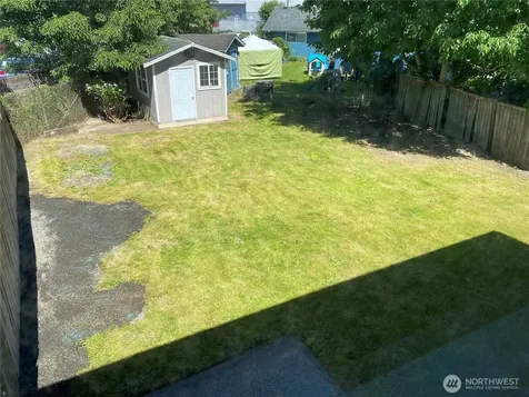 921 11th Avenue NW Puyallup WA 98371