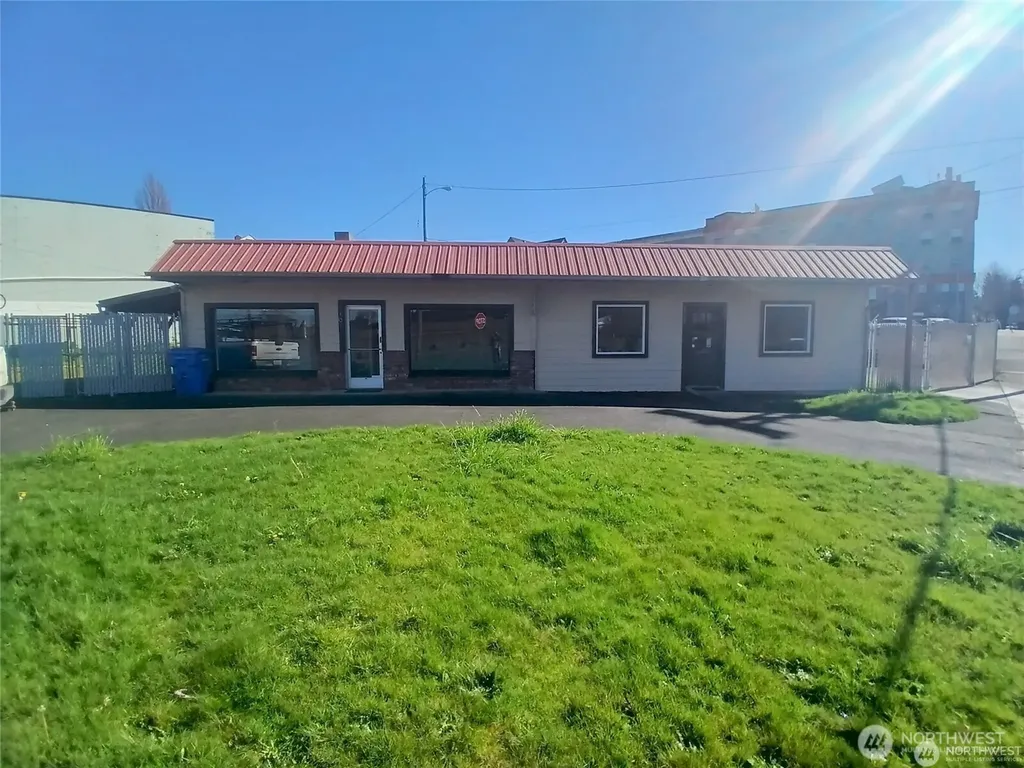 101 Academy Kelso WA 98626