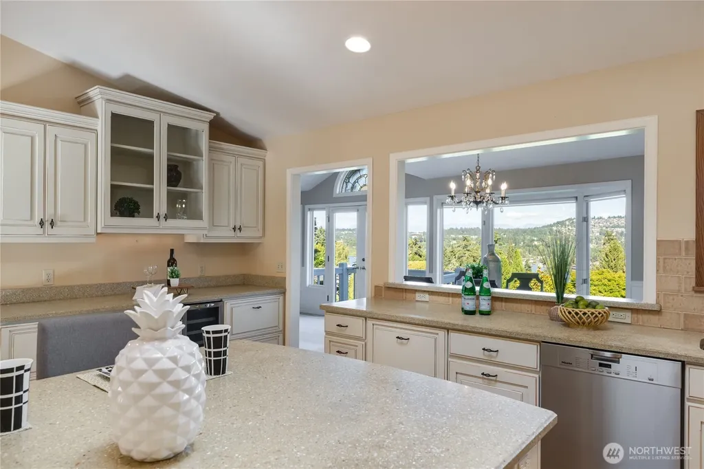 4232 Shoreclub Drive Mercer Island WA 98040