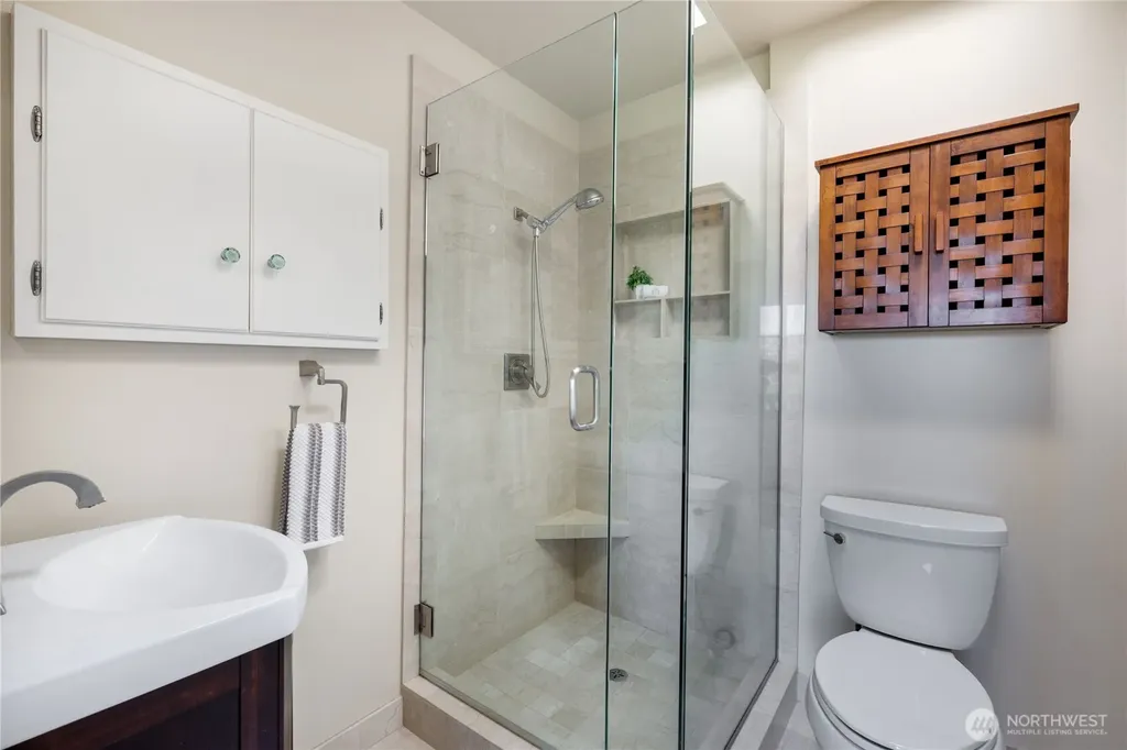 4232 Shoreclub Drive Mercer Island WA 98040