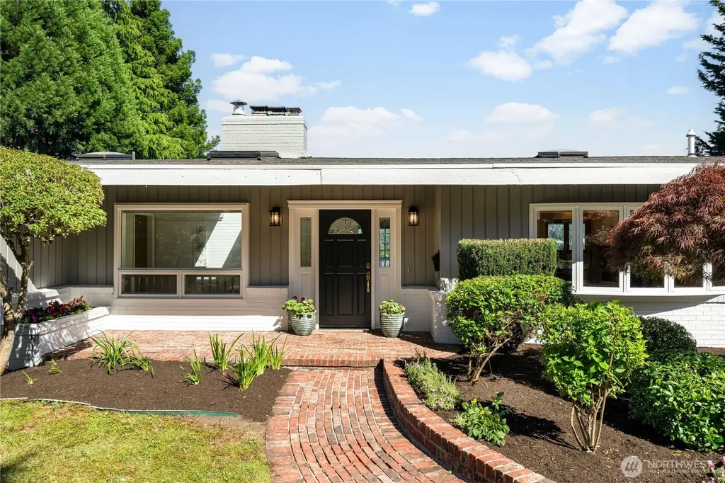 4232 Shoreclub Drive Mercer Island WA 98040