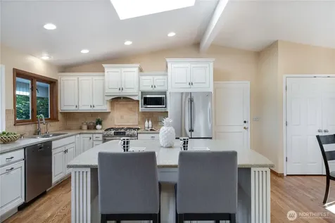 4232 Shoreclub Drive Mercer Island WA 98040