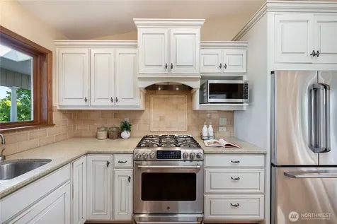 4232 Shoreclub Drive Mercer Island WA 98040