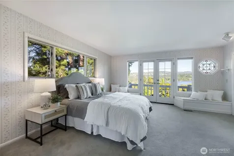 4232 Shoreclub Drive Mercer Island WA 98040