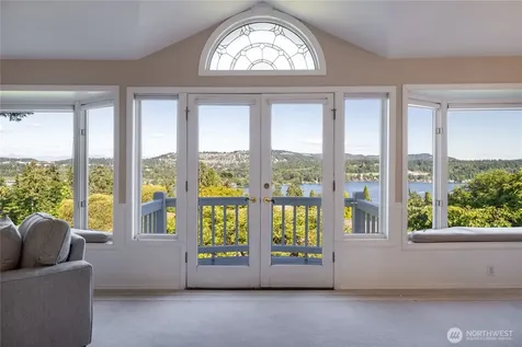 4232 Shoreclub Drive Mercer Island WA 98040