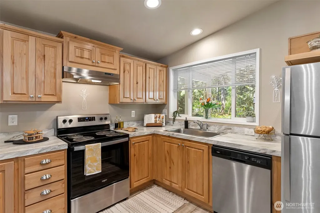 12487 Old Military Road NE Poulsbo WA 98370