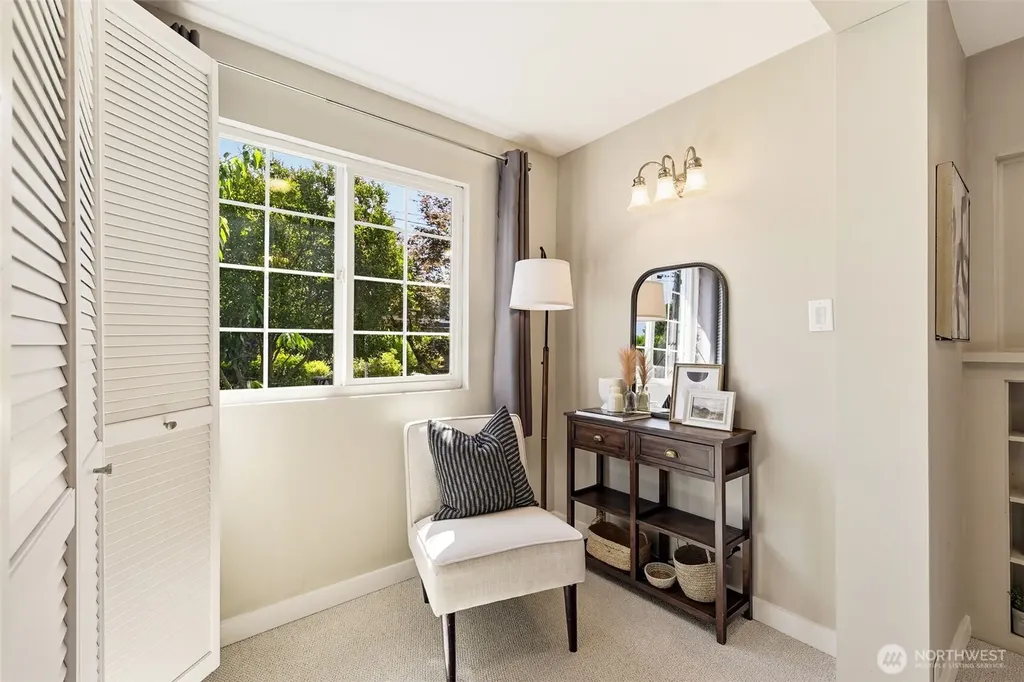8123 49th Avenue S Seattle WA 98118