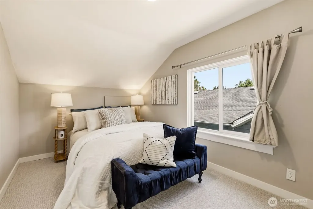 8123 49th Avenue S Seattle WA 98118
