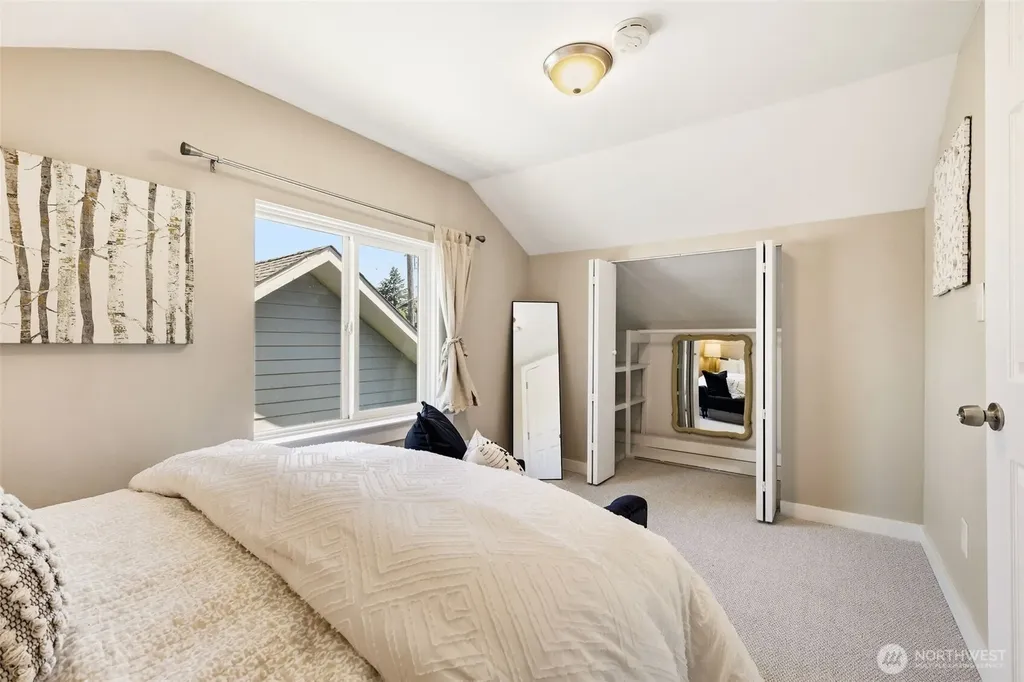 8123 49th Avenue S Seattle WA 98118