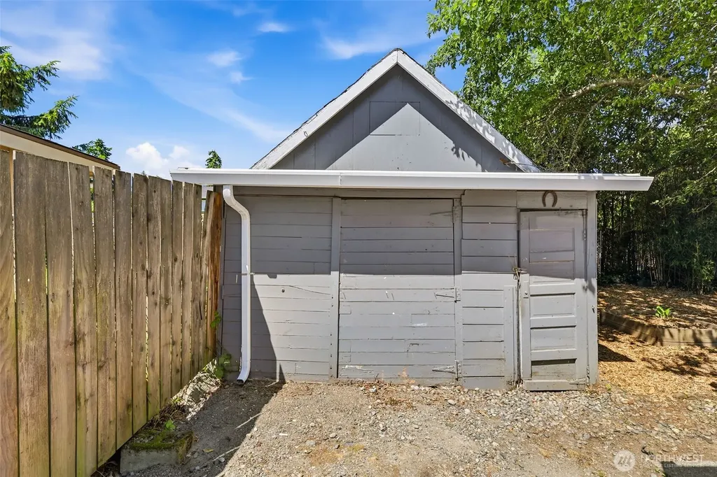 8123 49th Avenue S Seattle WA 98118