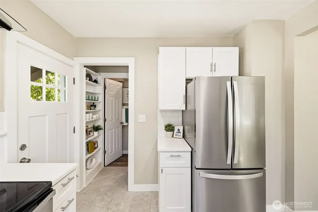 8123 49th Avenue S Seattle WA 98118