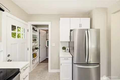 8123 49th Avenue S Seattle WA 98118
