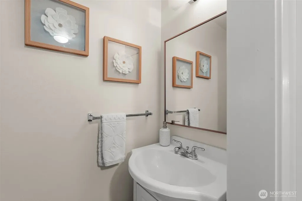 1701 Weatherswood Drive NW Gig Harbor WA 98335