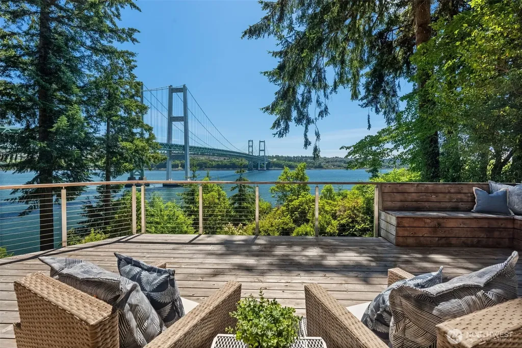 1701 Weatherswood Drive NW Gig Harbor WA 98335