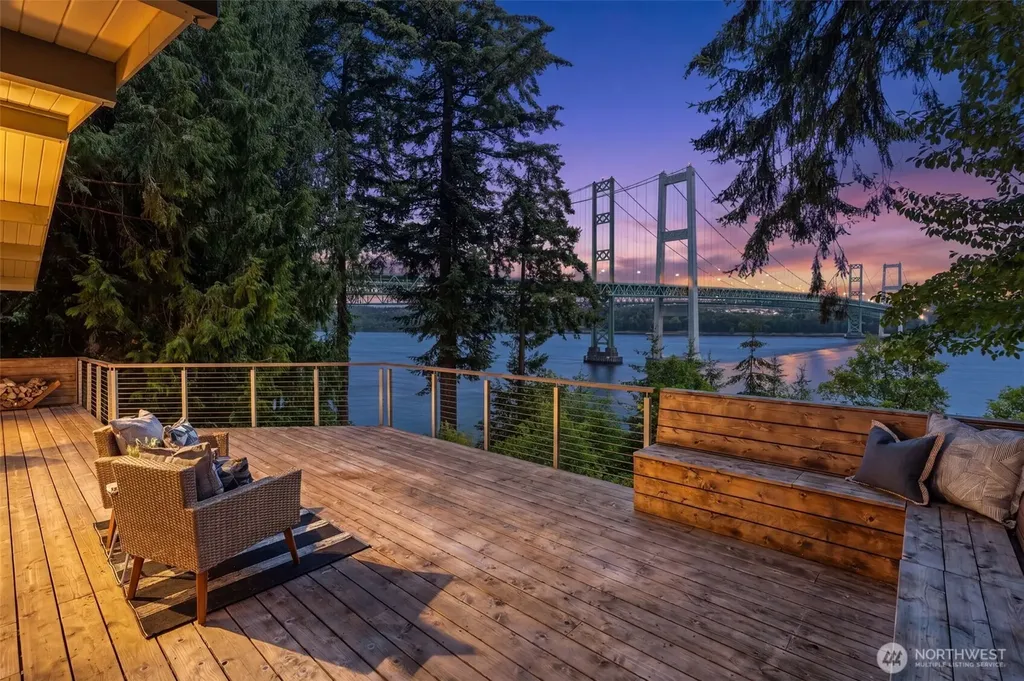 1701 Weatherswood Drive NW Gig Harbor WA 98335